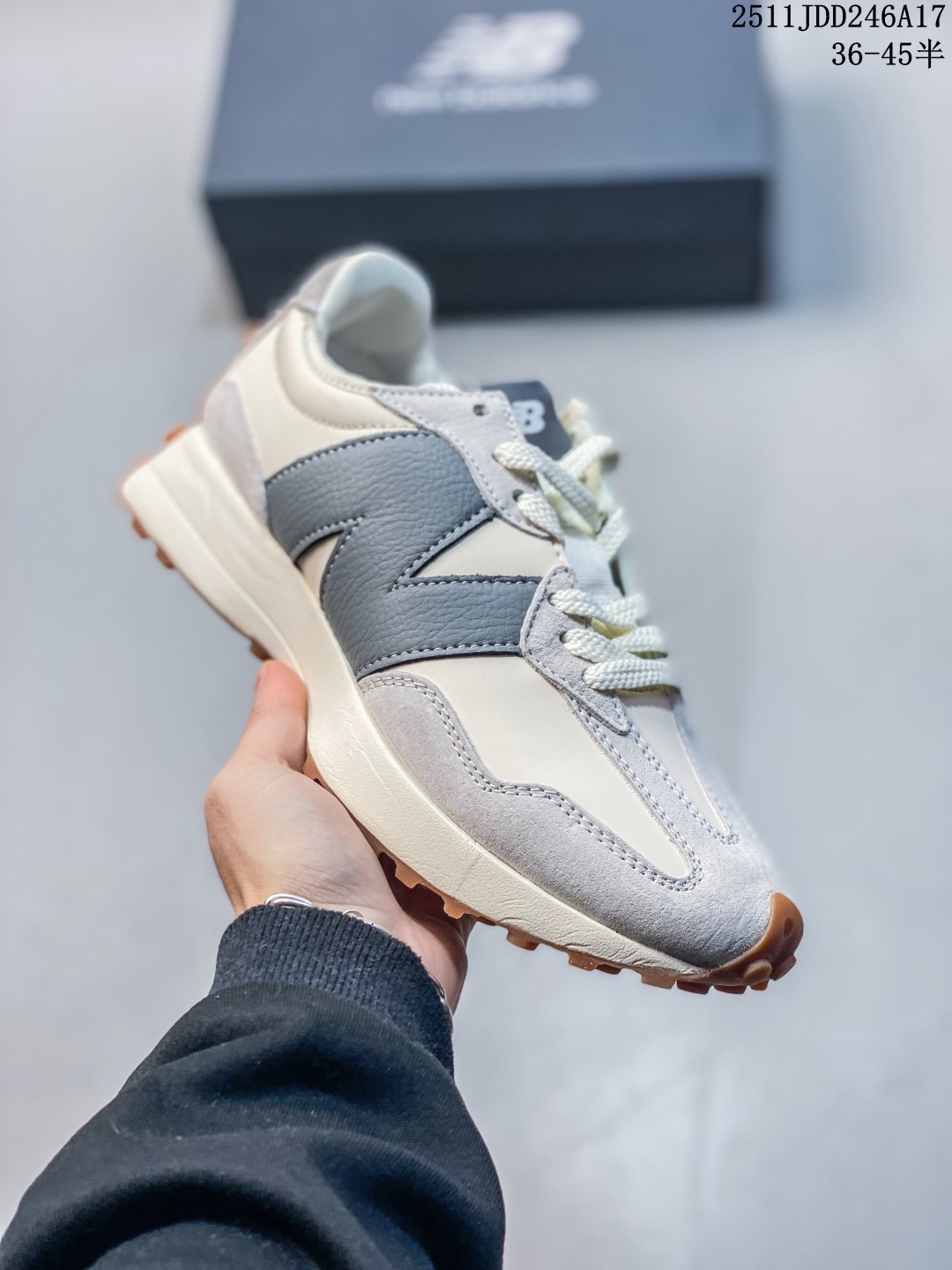 💰120
顶级版本 纯原猪八版本
#货号：WS327LT
#全新NB新百伦New Balance MS327系列
#复古风格设计打造的全新造型。侧身还以解构设计将 
#N 字标志以压花样式呈现，样式别具新意。而麂皮、冲孔皮革
11JDD246A17