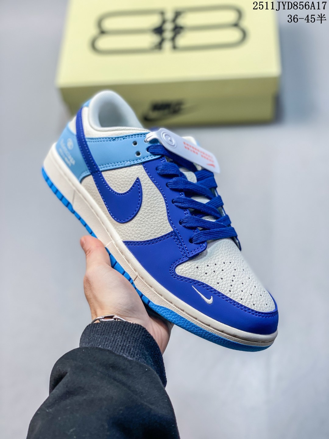 💰170
海外爆款限量发售!Travis Scott x Fragment Design x Jordan Air Jordan 1 Low OG SP “古驰联名——蓝勾蓝底” 多方联名合作融合了Travi翻毛蓝勾s Scott 独特的音乐风格,藤原浩个性的设计风格以及Jordan品牌的经典元素 使其成为一双具有独特身份和价值的鞋子 清新而立体的外观加上联名标识更突出了其独特身份 这种配色方案显示出活力和时尚感 在视觉上引人注目 鞋身的质感和细腻的细节处理使其显得高端而格调十足 这款“倒钩”联名是设计与创意完美结合 融合多方的个性风格是一款备受瞩目的潮流鞋款 低帮休闲板鞋 定制鞋盒 大厂纯原品质出货 超高清洁度 皮料切割干净无任何毛边 细节完美
货号:ZH2598-165
Size:36 36.5 37.5 38 38.5 39 40 40.5 41 42 42.5 43 44 44.5 45
11JYD856A17
