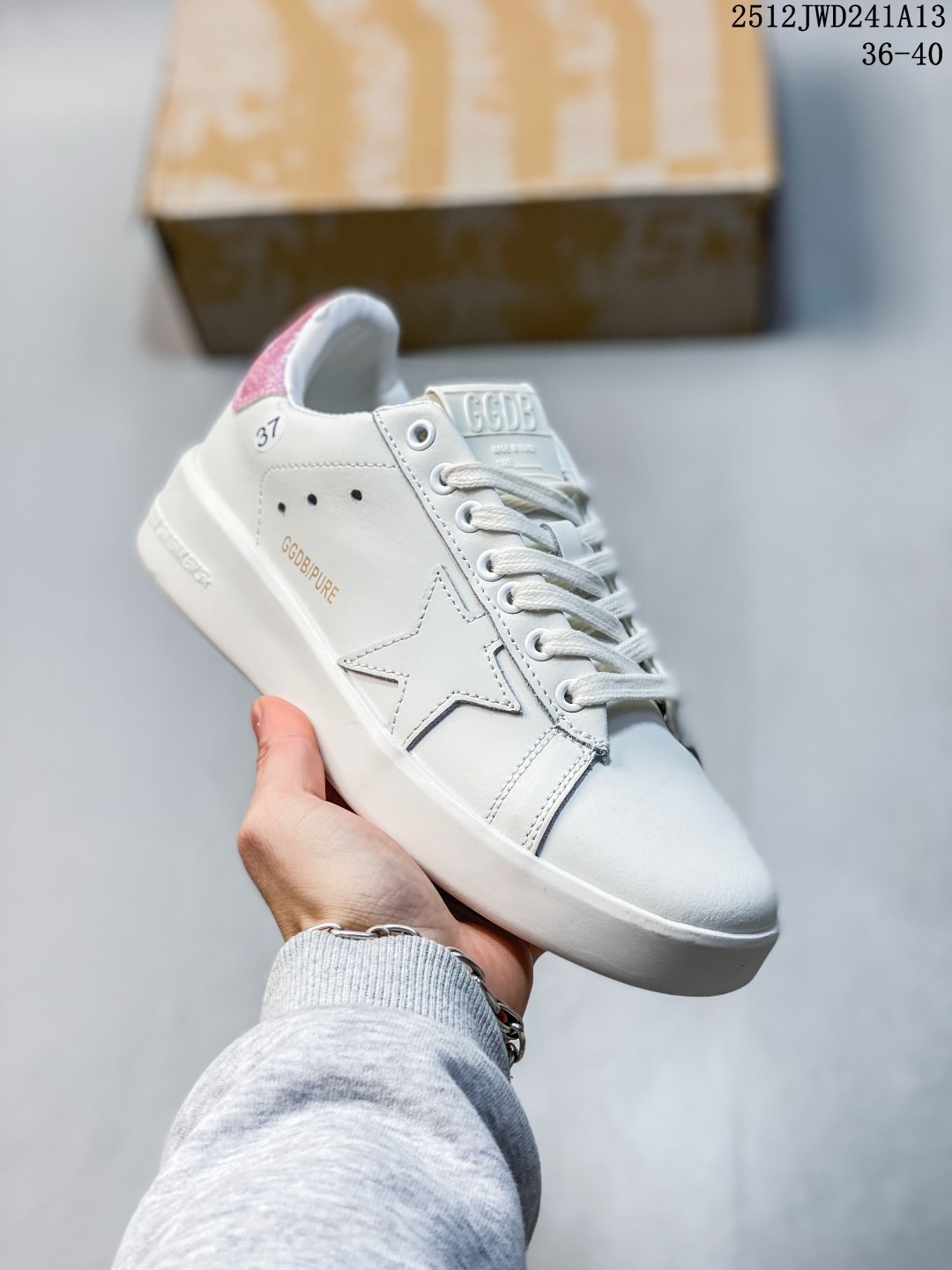 💰220 公司级
Golden Goose Purestar 牛皮 鳄鱼纹星星 低帮 板鞋 男款 白色
12JWD241A13