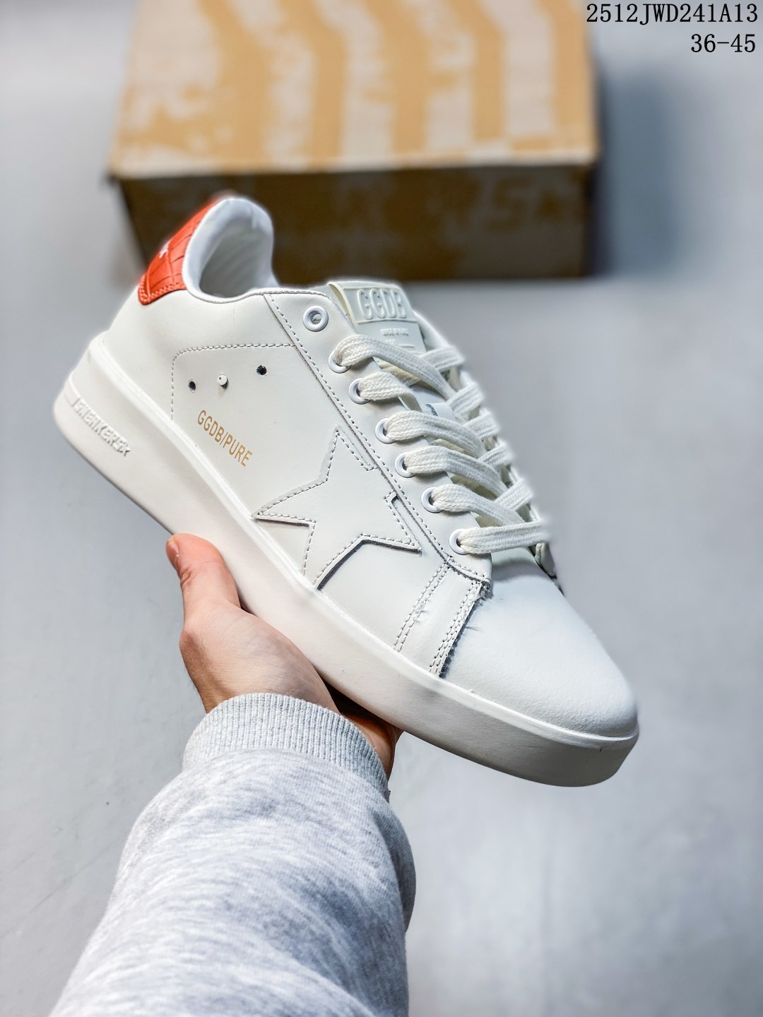 🈴️ 💰220 公司级
Golden Goose Purestar 牛皮 鳄鱼纹星星 低帮 板鞋 男款 白色
12JWD241A13