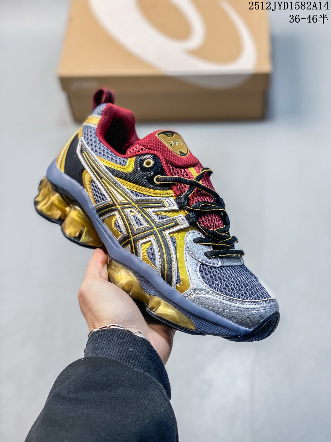 🈴️💰170
Asics Gel-Quantun Kinetic 亚瑟士 复古休闲运动鞋厚底增高老爹鞋
#采用 GEL Scutoid 技术的橡胶鞋底。在拥有拥有相同外底科技的基础上,与早先推出的 Kiko Kostadinov 联名款 GEL-QUANTUM ZIENTZIA 十分相似,不失为具有 Ki 味的平替选择。
货号:1203A270-201
12JYD1582A14