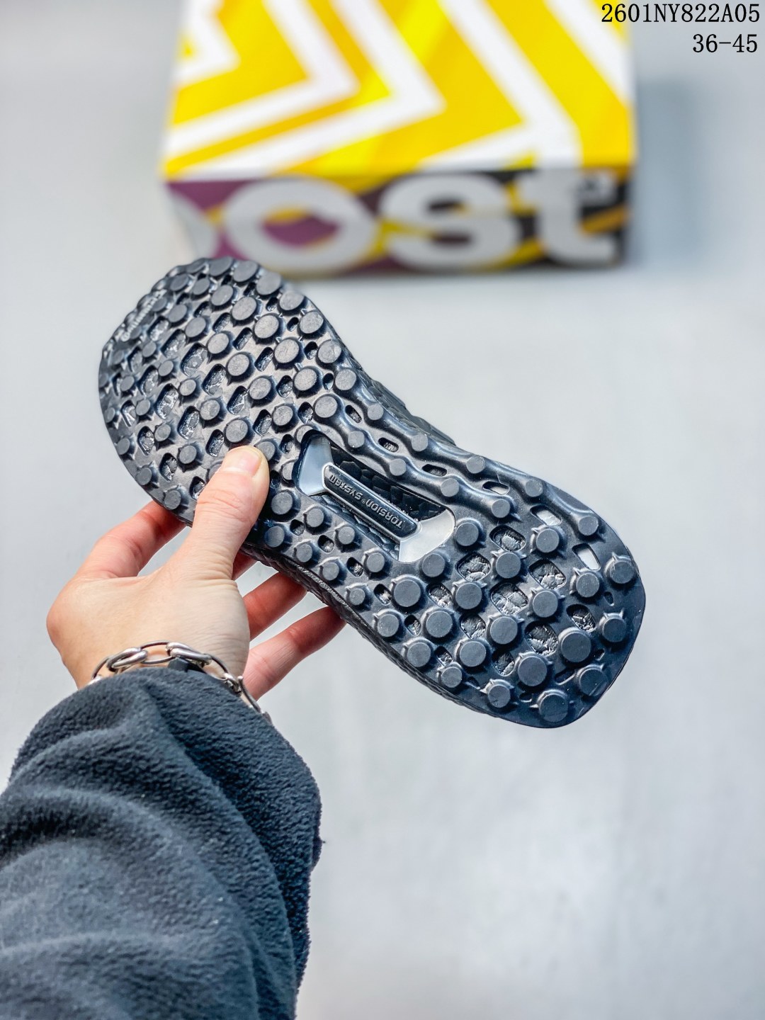 💰95
ub21真爆米花跑步鞋男软底透气运动鞋女莆田ub4.0体育生减震跑鞋
01NY822A05