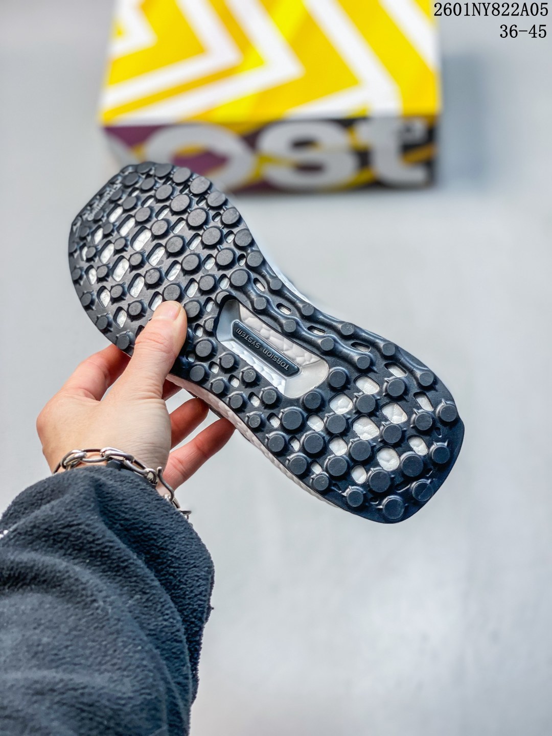 💰95
ub21真爆米花跑步鞋男软底透气运动鞋女莆田ub4.0体育生减震跑鞋
01NY822A05