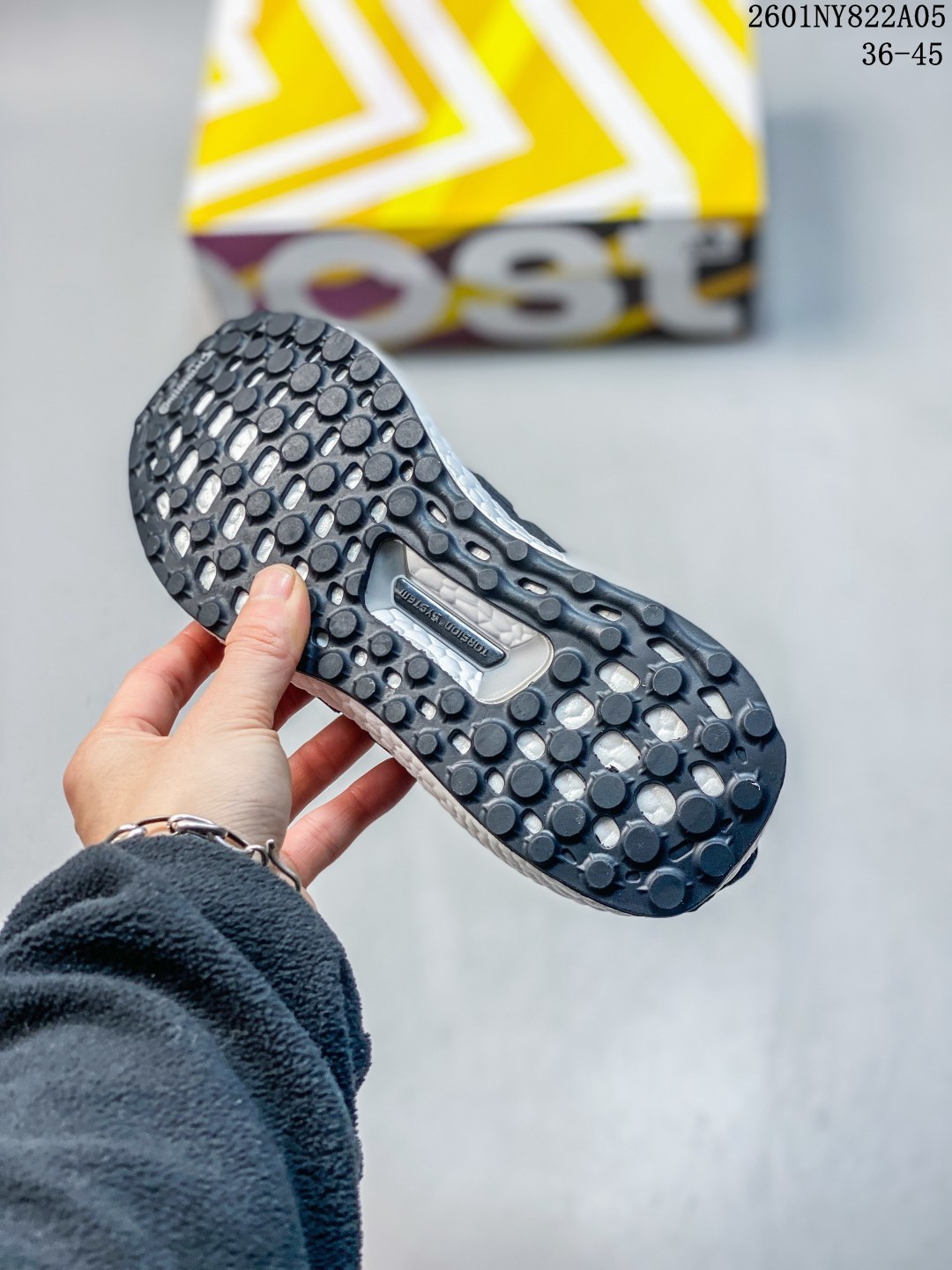 💰95
ub21真爆米花跑步鞋男软底透气运动鞋女莆田ub4.0体育生减震跑鞋
01NY822A05