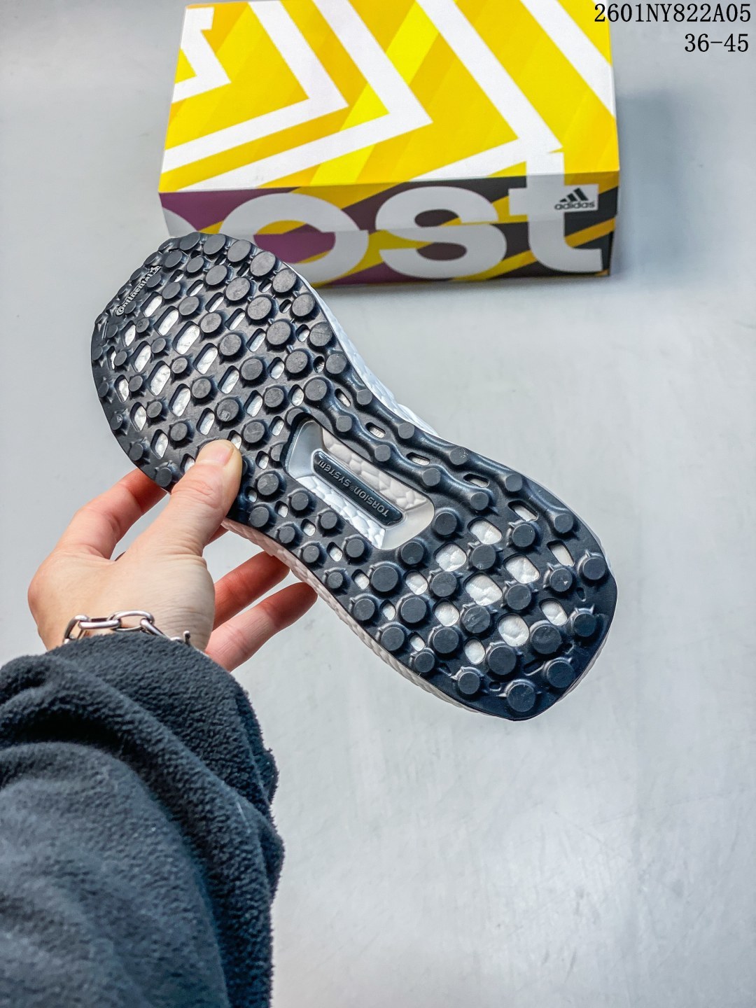 💰95
ub21真爆米花跑步鞋男软底透气运动鞋女莆田ub4.0体育生减震跑鞋
01NY822A05