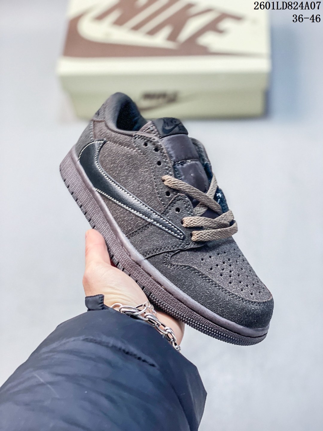 💰100
纯原AJ1 低帮倒钩联名闪电TS白绿黑情侣休闲运动鞋篮球鞋板鞋男女
01LD824A07