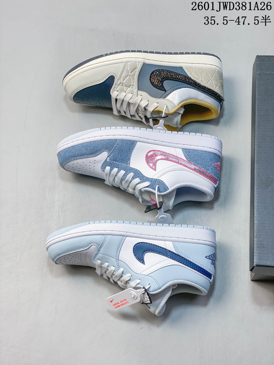 🈴放店💰150
公司级H11版
耐克 乔丹Air Jordan 1 Low AJ1 乔1 乔丹1代aj1 低帮复古文化休闲运动篮球鞋。该鞋款从 1985 年元年款汲取设计灵感,焕新演绎简约经典外观,让人感到熟悉的同时又颇具新意。缝线细节搭配后跟刺绣 Wings 标志,彰显 JORDAN 品牌与众不同的专属格调。皮革鞋面,塑就出众结构感与耐穿性。鞋底加入 Nike Air 缓震技术,造就轻盈缓震脚感,外底融入橡胶,铸就非凡抓地力,塑就日常佳选,后跟饰有 Wings 标志,鞋头打孔设计,泡绵中底。
码数:35.5-47.5含半码
01JWD381A26