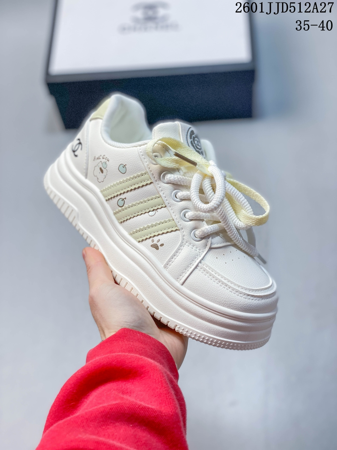 💰130
香奈儿CHANEL 轻奢单品香奈儿 四季鞋终极衍生款 穿上脚不仅更时髦 简约的鞋面搭配 鞋面搭配优雅而醒目的chanel字母 即时尚又高端大气。鞋面精选香奈儿布料^_^
01JJD512A27