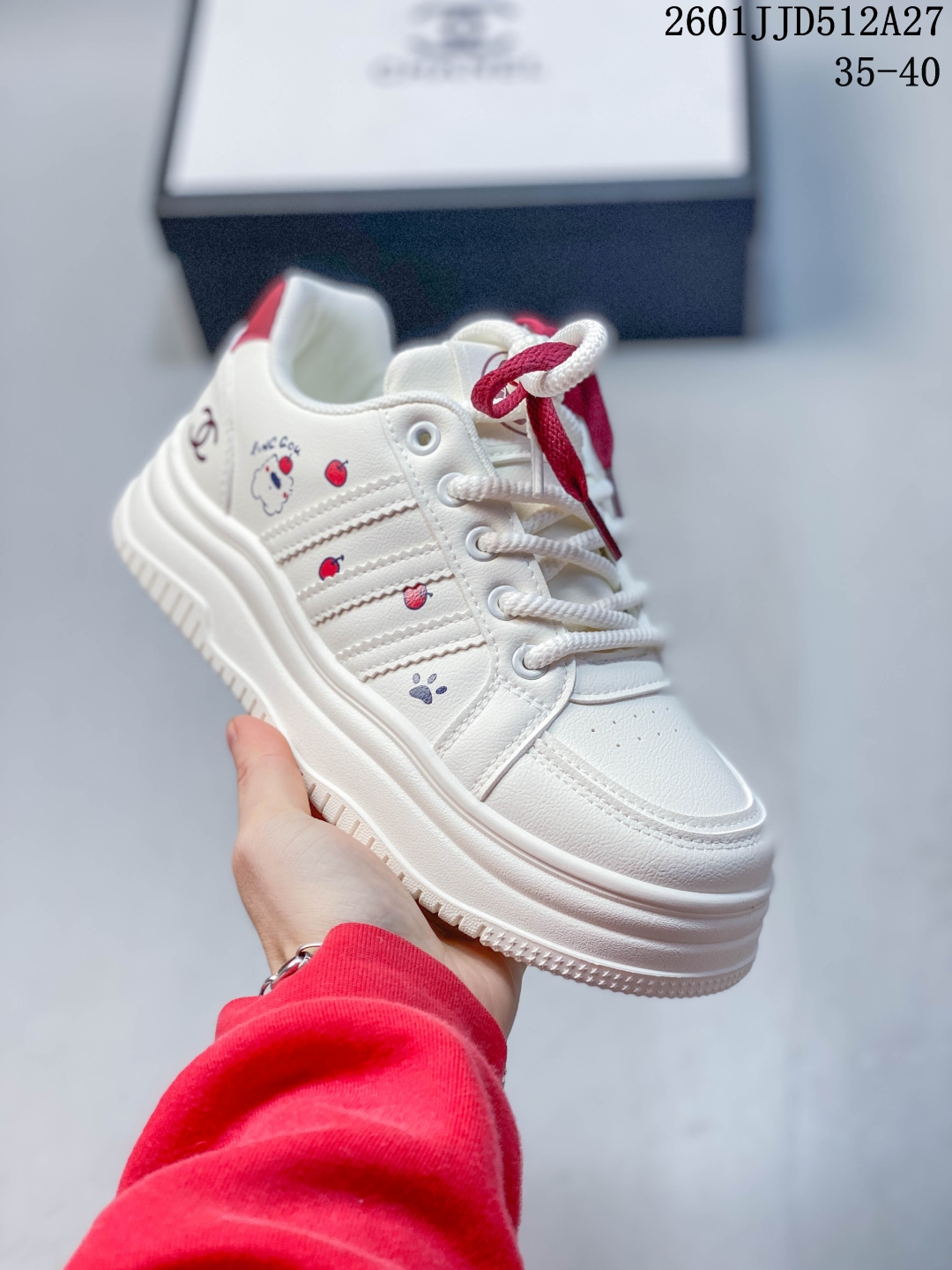 💰130
香奈儿CHANEL 轻奢单品香奈儿 四季鞋终极衍生款 穿上脚不仅更时髦 简约的鞋面搭配 鞋面搭配优雅而醒目的chanel字母 即时尚又高端大气。鞋面精选香奈儿布料^_^
01JJD512A27