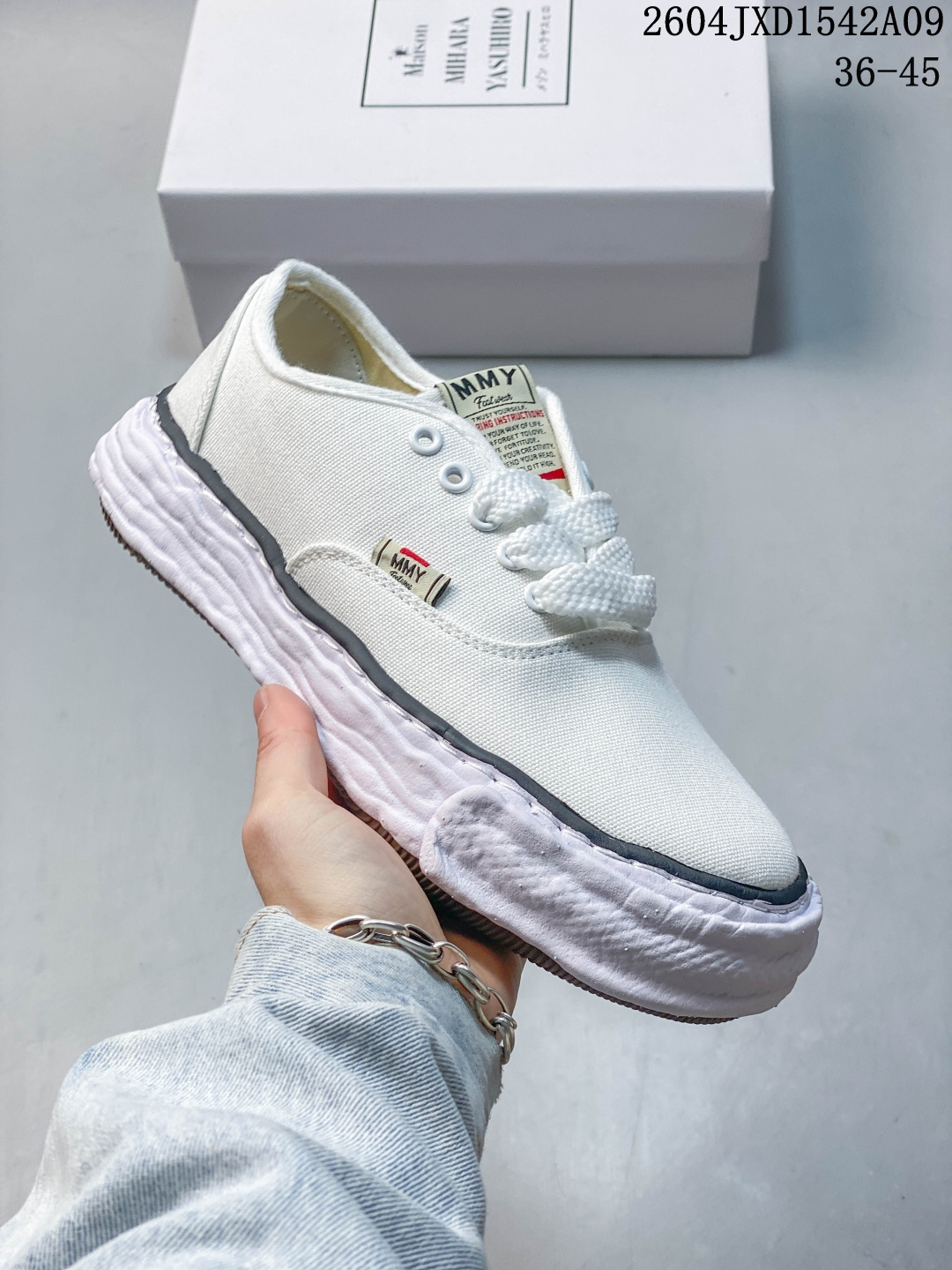 Alternative view of Sneakers 12820