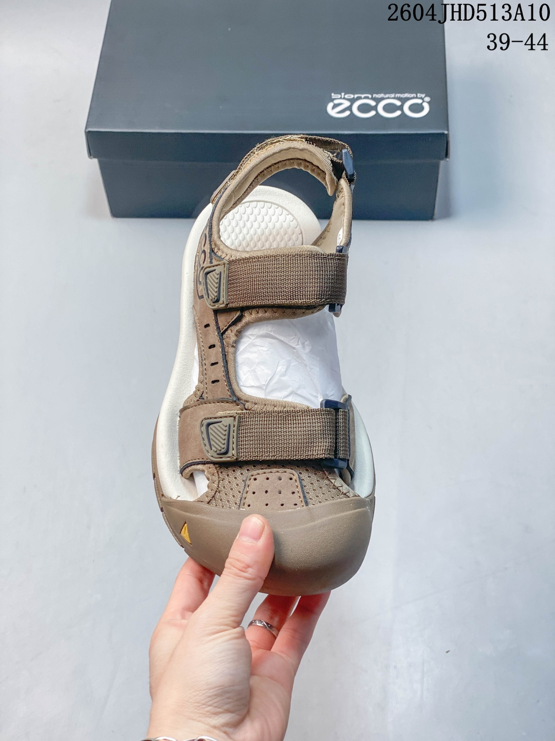 Alternative view of Sneakers 12643