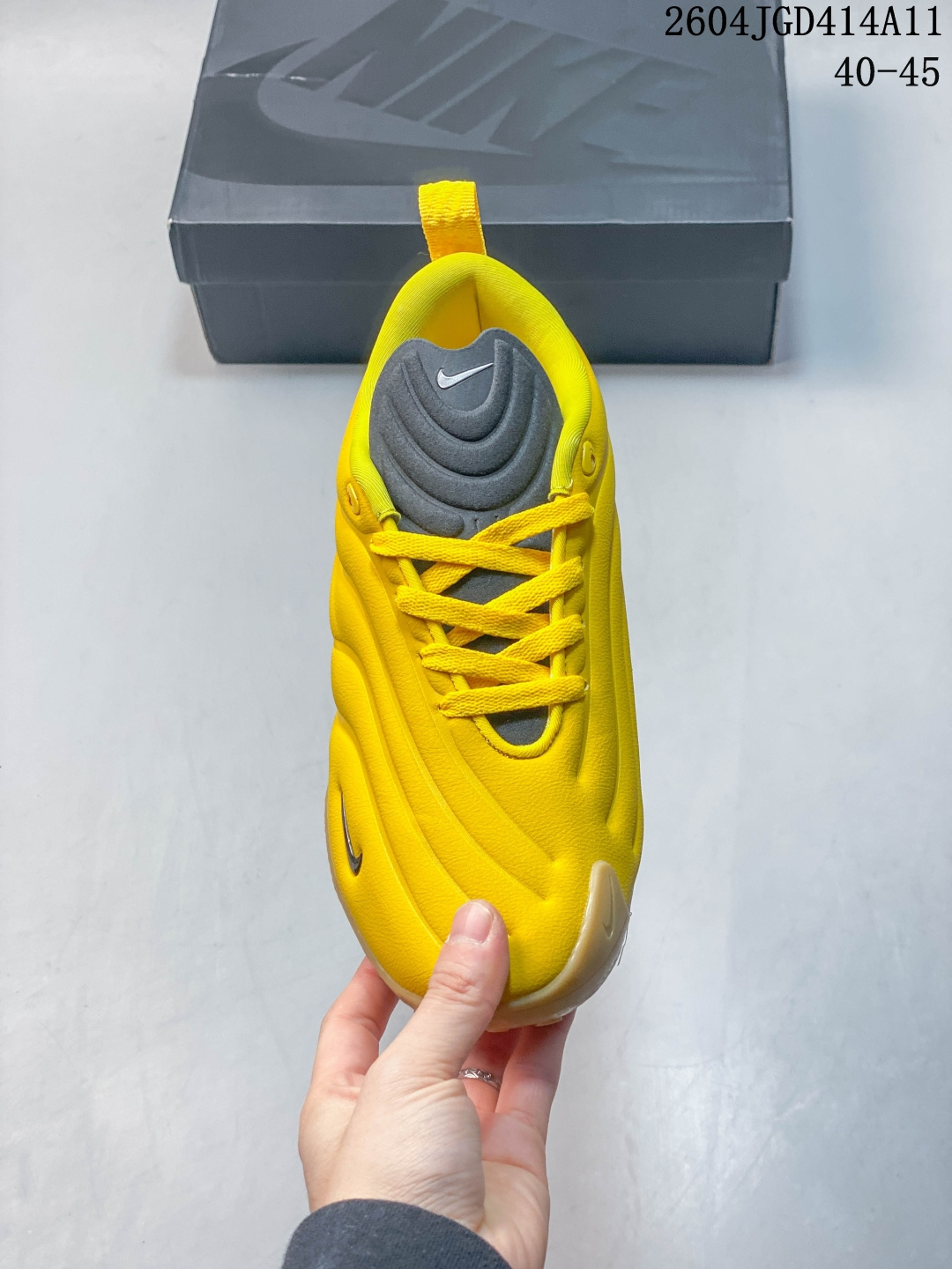 Alternative view of Sneakers 12128