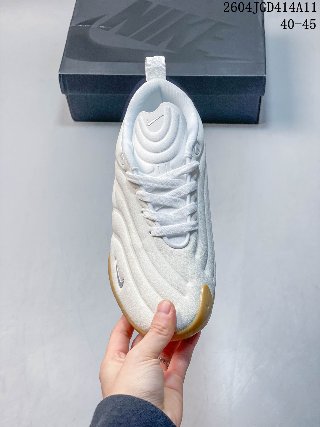 Alternative view of Sneakers 12113
