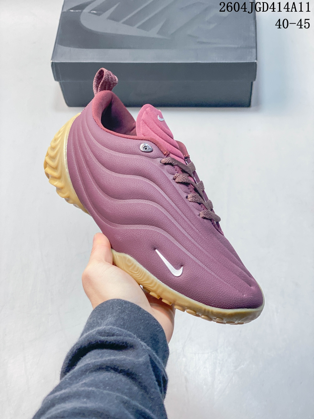 Alternative view of Sneakers 12107