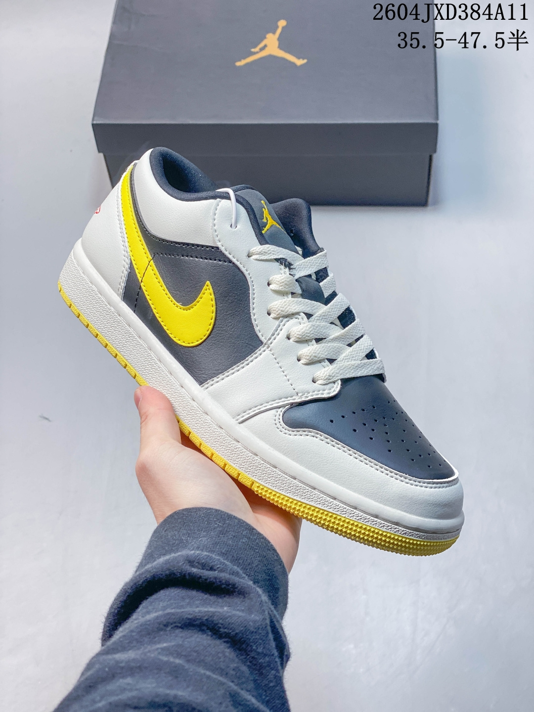 Alternative view of Sneakers 11929