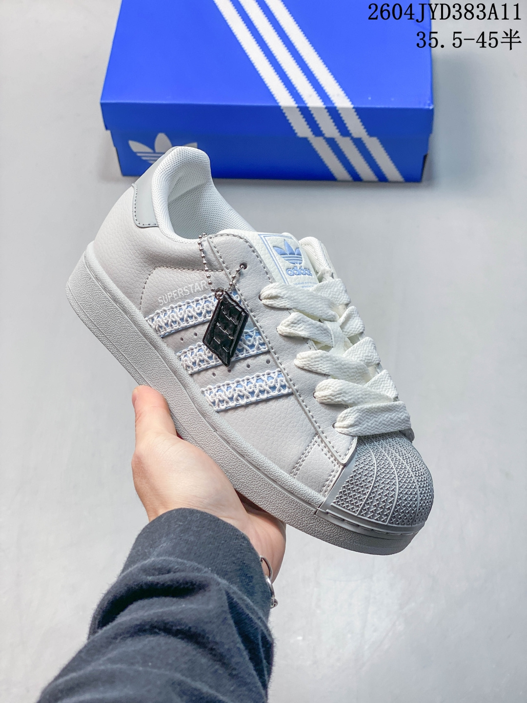 Sneakers 11800