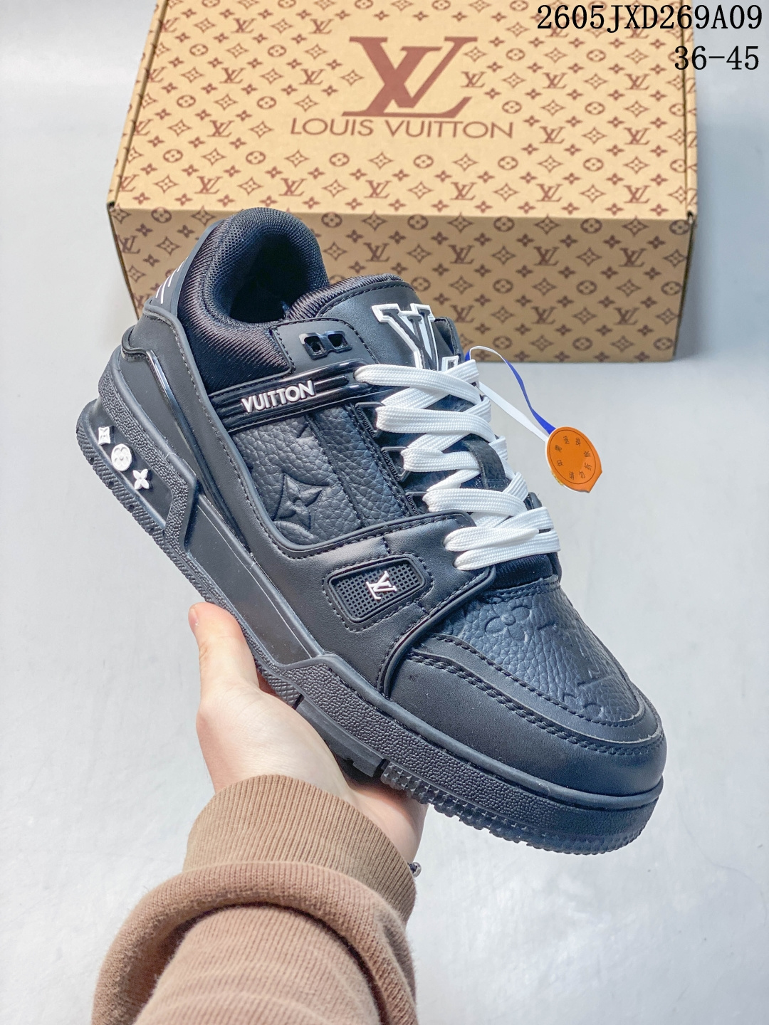 LOUIS VUITTON Trainer 皮革 系带 低帮 时尚板鞋 男款 黑色 05JXD269A09