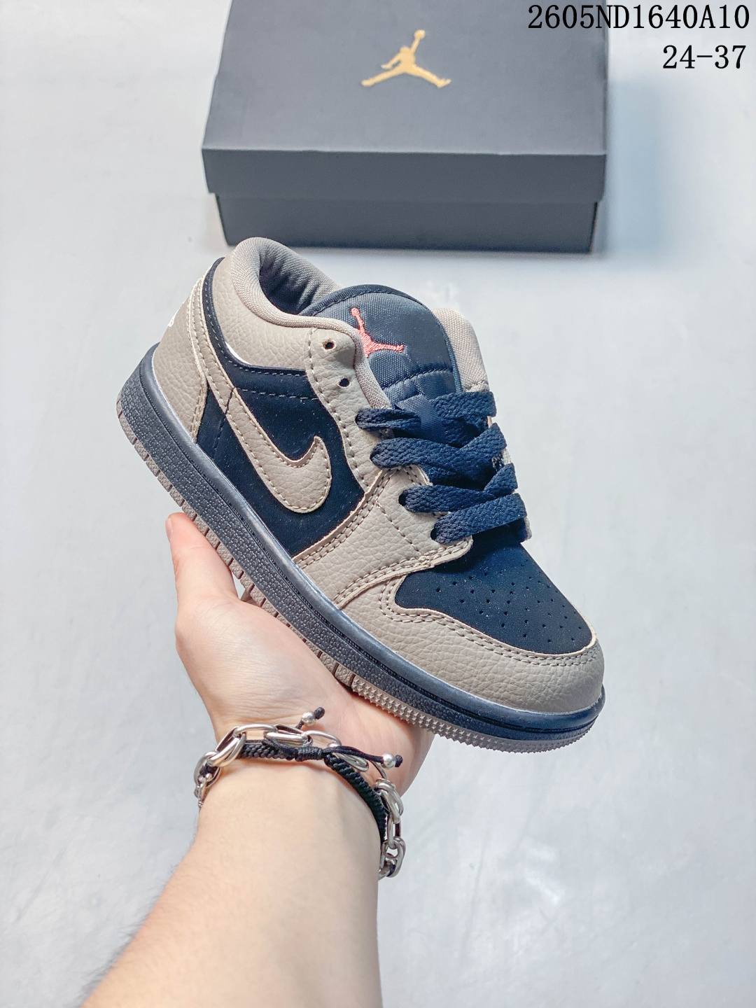 超萌童鞋✅Nike Air Jordan 1 Low 经典百搭 AJ1 耐克 低帮休闲板鞋 货号:553558-404 尺码:如图 05ND1640A10