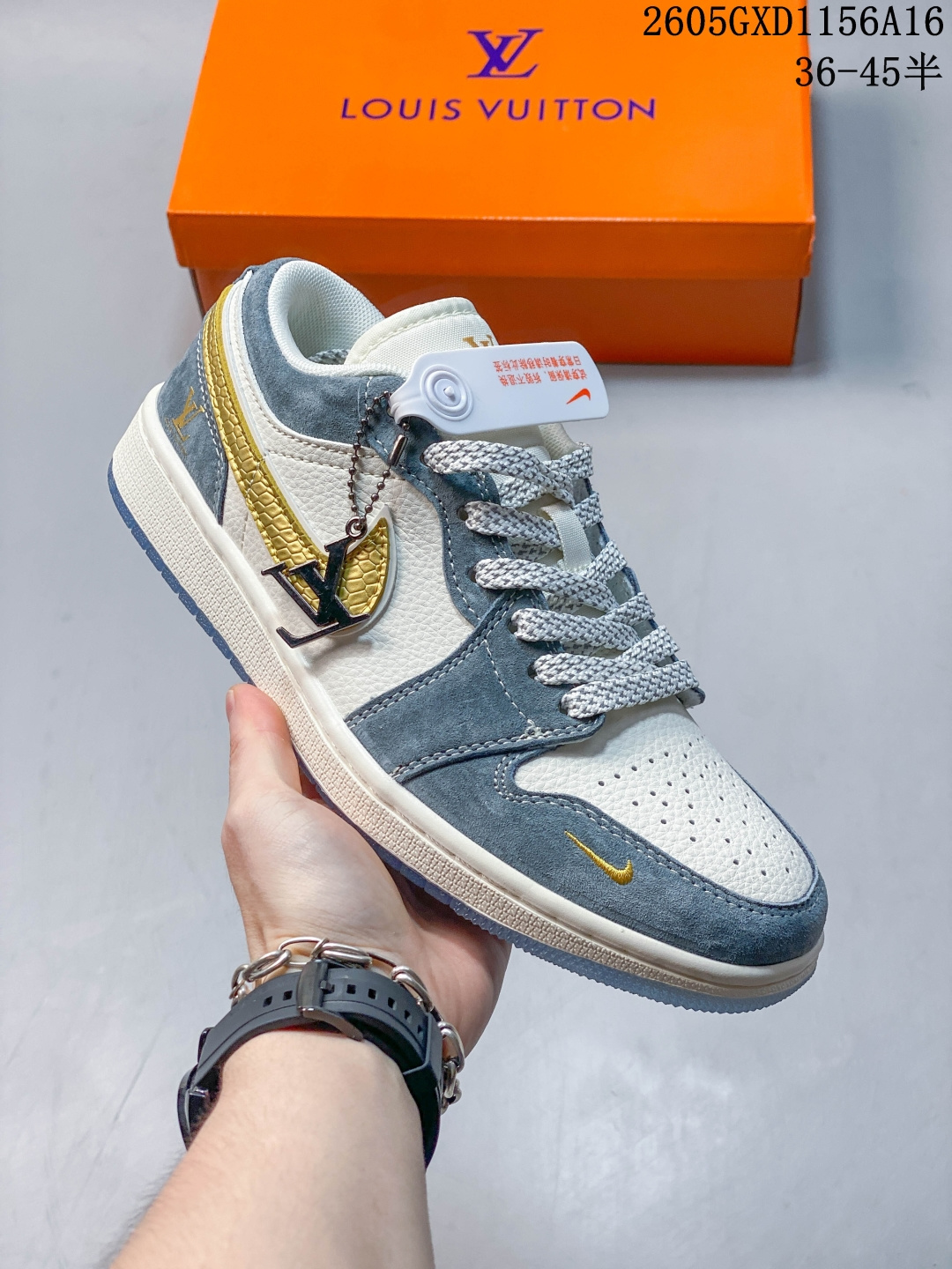 潮奢限定 个性吸睛 AIR JORDAN 1 冰雪奇缘水晶底 蓝白撞色搭配金属金勾，翻毛皮质感高级，水晶外底自带清透氛围感，鞋身细节点缀LV标识与金属挂饰，低帮版型利落不拖沓，上脚轻潮又显贵，日常搭配牛仔、休闲裤都超有格调，轻松拿捏街头复古风。 货号：XX3168-167 Size：36 36.5 37.5 38 38.5 39 40 40.5 41 42 42.5 43 44 44.5 45 05GXD1156A16 image 1