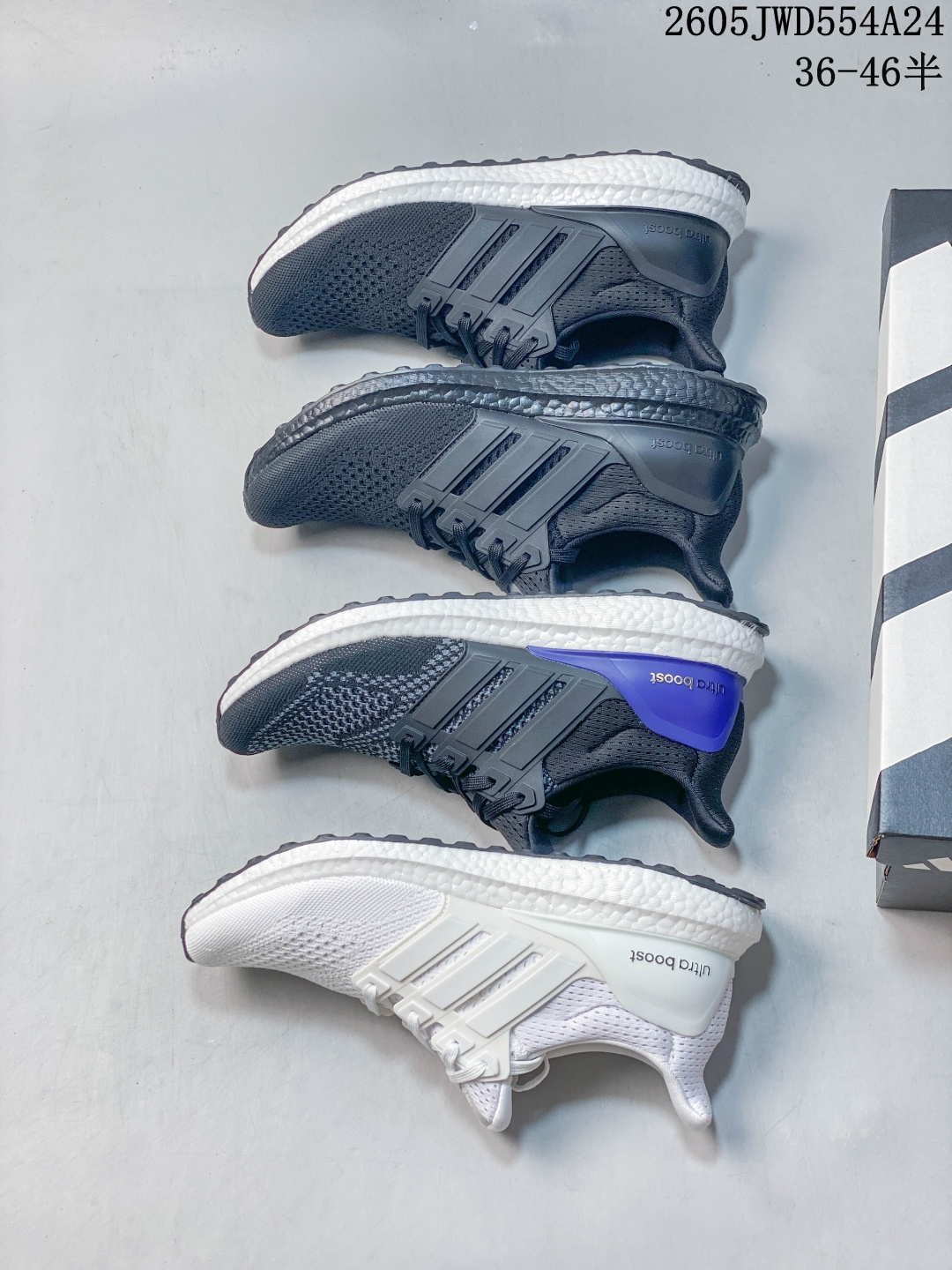 简介：Adidas Ultra boost OG 耐磨缓震 Boost 爆米花 休闲运动跑鞋 采用网材搭配反光皮革鞋面 配上Stretchweb网格外底 提供非凡穿着体验 一体化编制鞋身被赋予了崭新的立体纹路细节 更具袜套感 货号:HQ4199 S77416 HQ4201 尺码:36 36.5 37 38 38.5 39 40 40.5 41 42 42.5 43 44 45 46 05JWD554A24 image 1