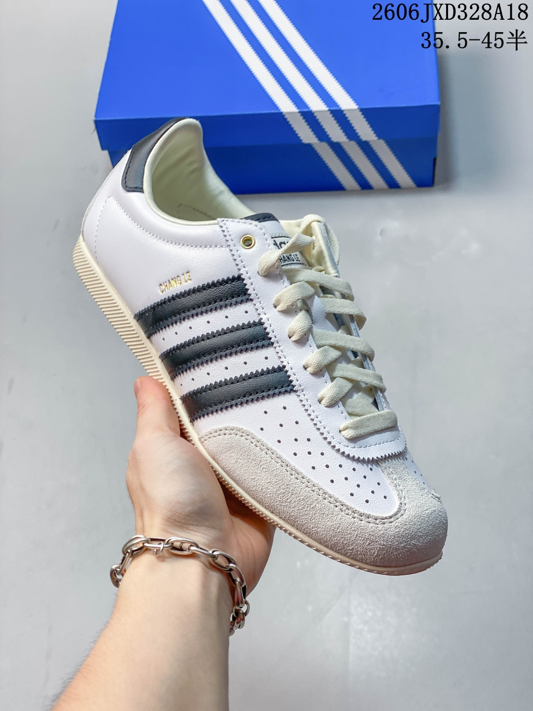 adidas originals JAPAN 百搭舒适 生活休闲鞋 白黑色35.5-45含 06JXD328A18 image 1
