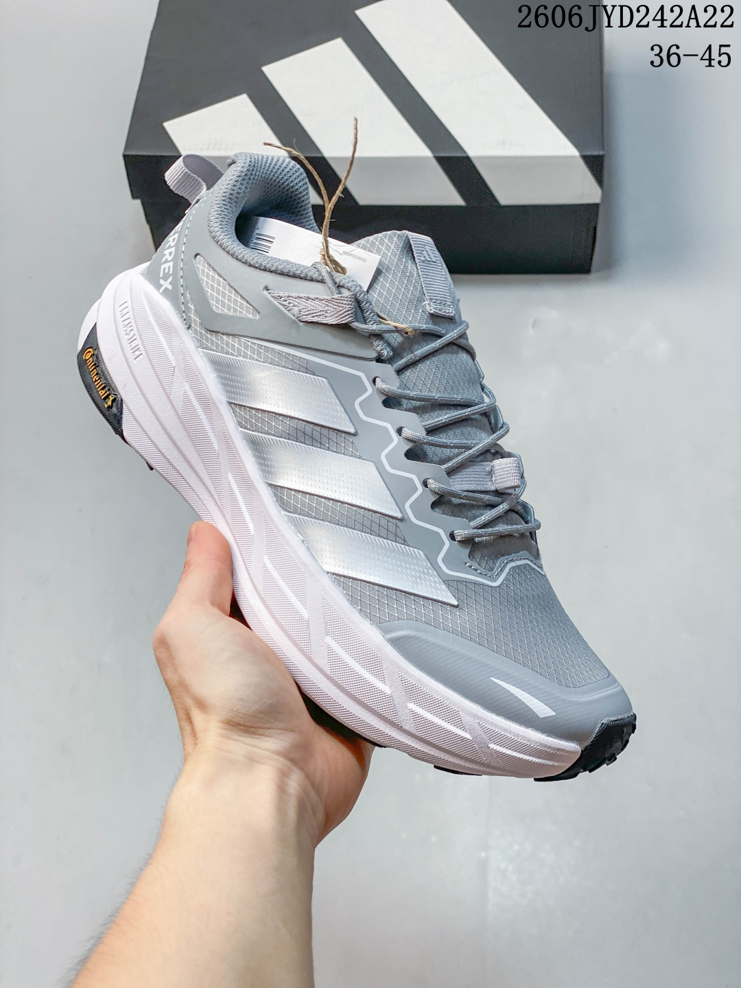 adidas FREE HIKER LT 舒适贴合 登山徒步鞋 白银 06JYD242A22 image 1