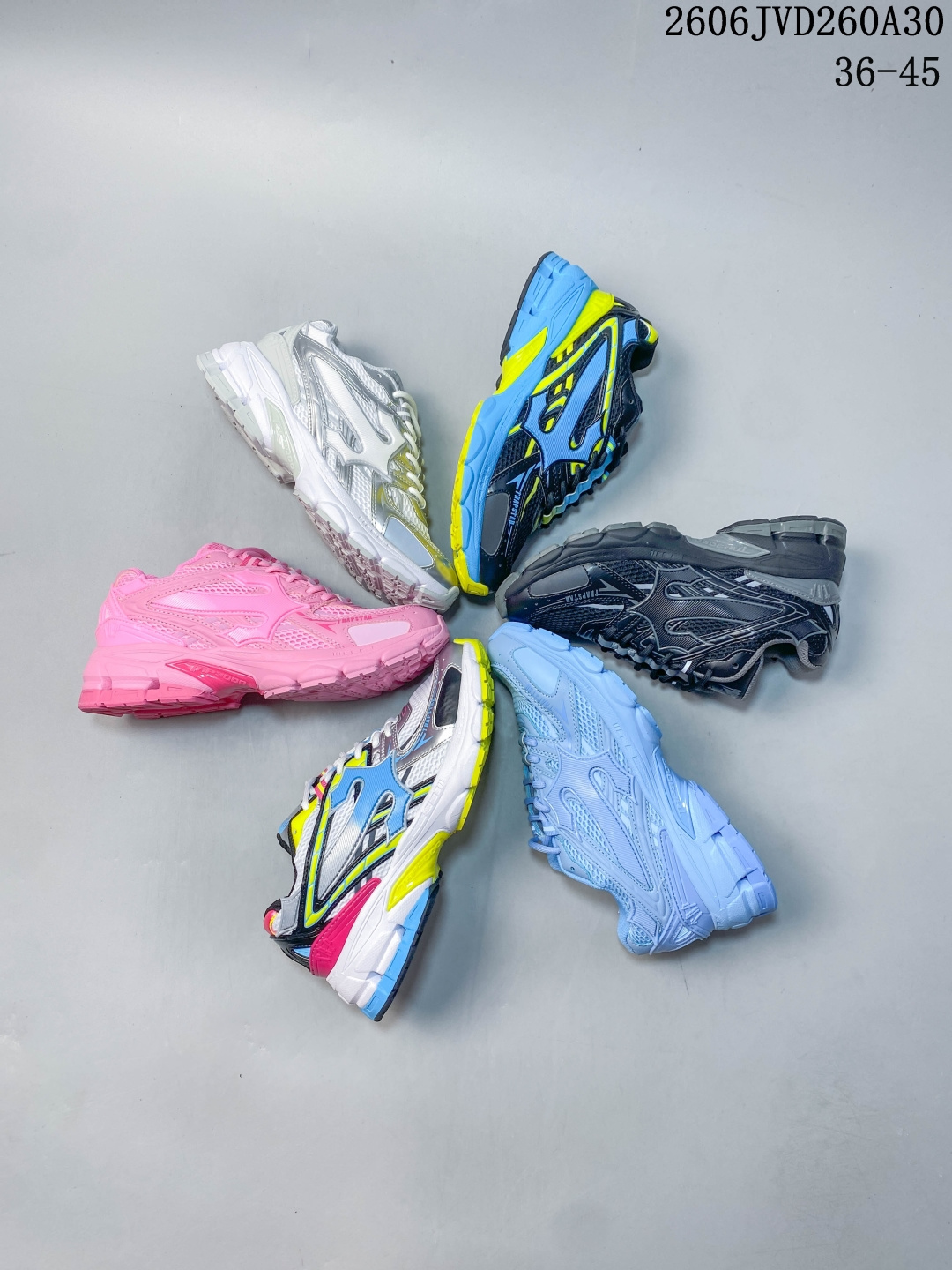 Trispeed 3000 Trainer，属于品牌主打复古千禧年风格的厚底跑鞋/老爹鞋。36-45 06JVD260A30 image 1