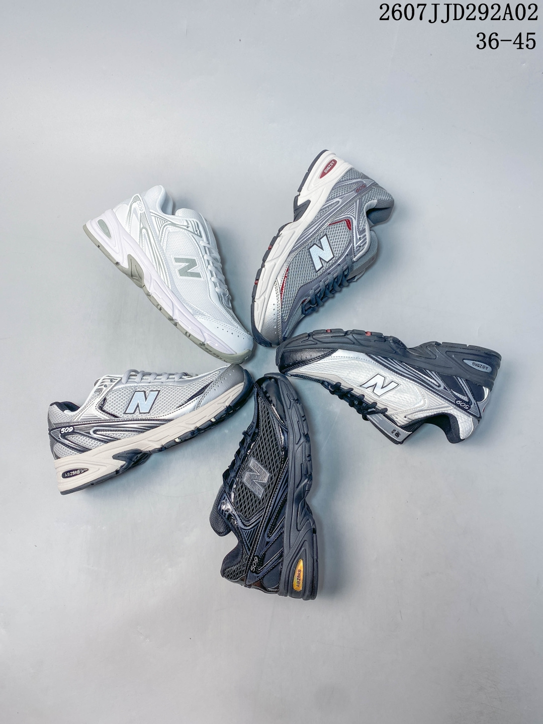 ️新百伦 NEW BALANCE 509系列中性款复古休闲鞋 小红书 百搭休闲款老爹鞋 缓震休闲鞋 透气轻质系带轻便运动鞋，这款舒适的鞋子灵感来源于2000年代的跑步风格。• C-CAP中底缓震技术提供持久支撑• 耐用的橡胶外底提供抓地力• 轻便的合成材料/网眼结构设计。NEW BALANCE 是世界四大休闲鞋类品牌之一，旗下鞋款具有重量轻、材质柔软灵活、穿着舒适的特点。此款NEW BALANCE采用透气网布拼接工艺，整体高端时尚 简约大气 防滑舒适！ 货号：ML2002RD SIZE：36 37 38 39 40 41 42 43 44 45 ID：WNSZZL 07JJD292A02 image 1