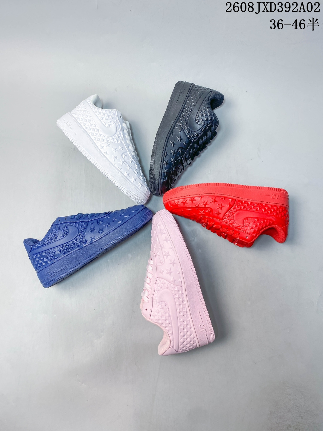 AF1 Nike Air Force 1 ‘07 Low 空军一号 厚底增高百搭运动板鞋 原楦头原纸板 打造纯正空军版型，专注外贸渠道 全掌内置蜂窝气垫 配件 中底钢印、拉帮完美 官方同步上架。 货号：HQ4987 尺码：36 36.5 37.5 38 38.5 39 40 40.5 41 42 42.5 43 44 45 ID：STLZNL 08JXD392A02 image 1