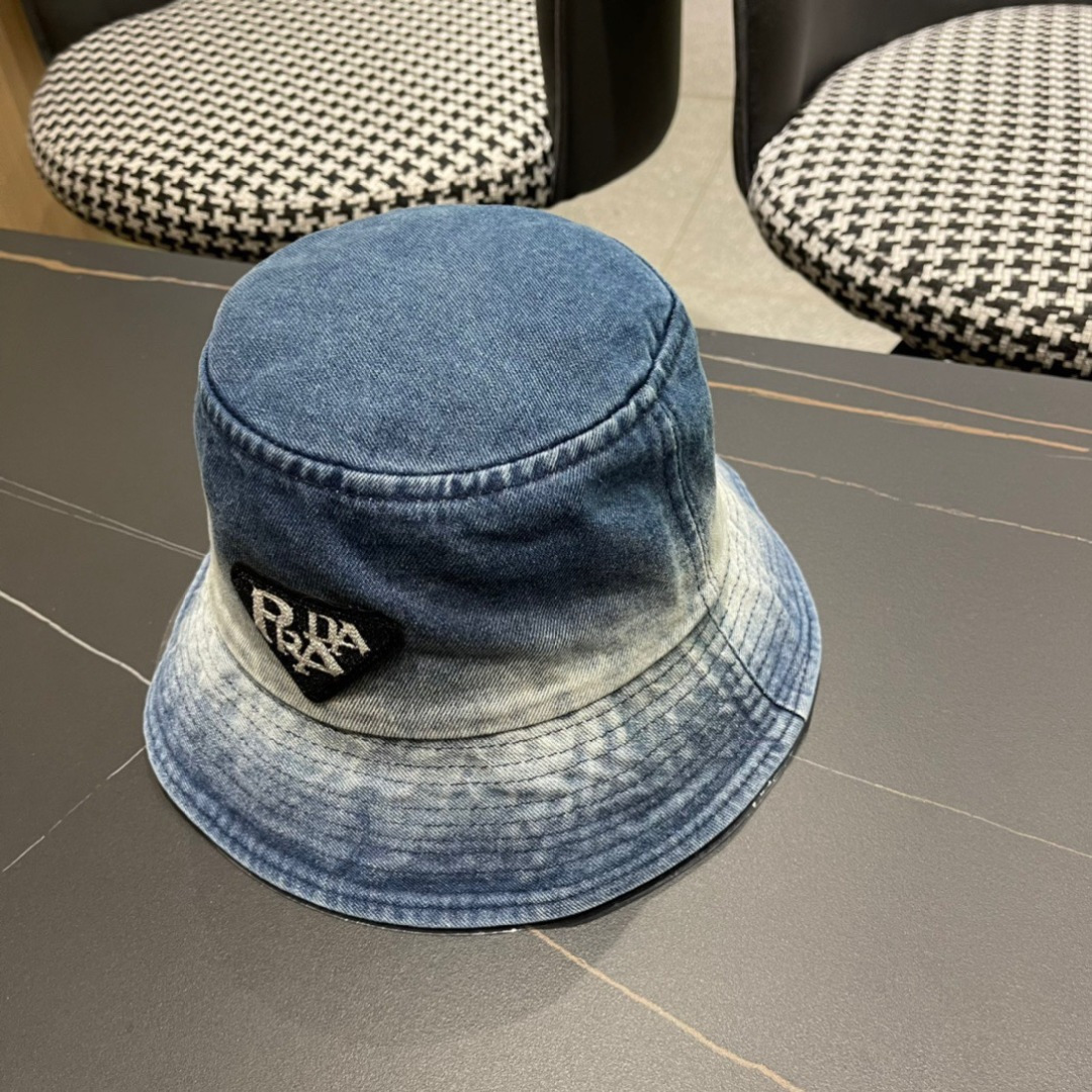 
【普拉达】PRADA新款牛仔渔夫帽，新款上架，超好搭配，赶紧入手吧