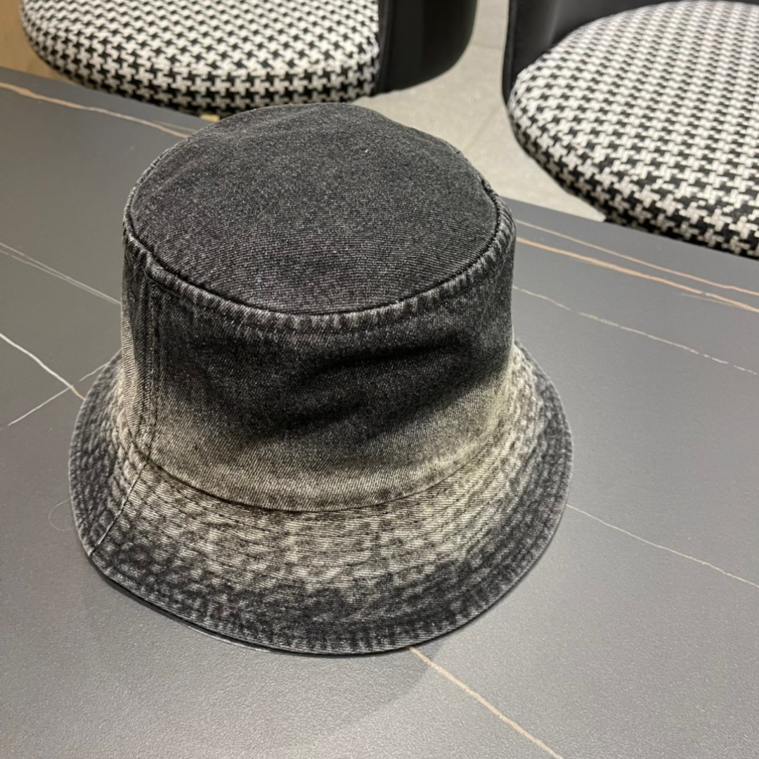 
【普拉达】PRADA新款牛仔渔夫帽，新款上架，超好搭配，赶紧入手吧