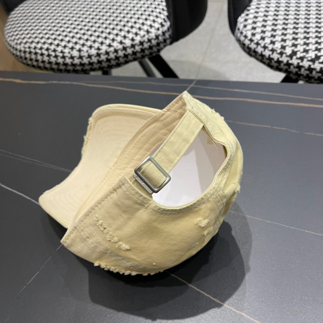  春夏新款 蒙口MONCLER破洞棒球帽，年轻时尚潮人穿搭色系，视觉效果超强，好看有质感！