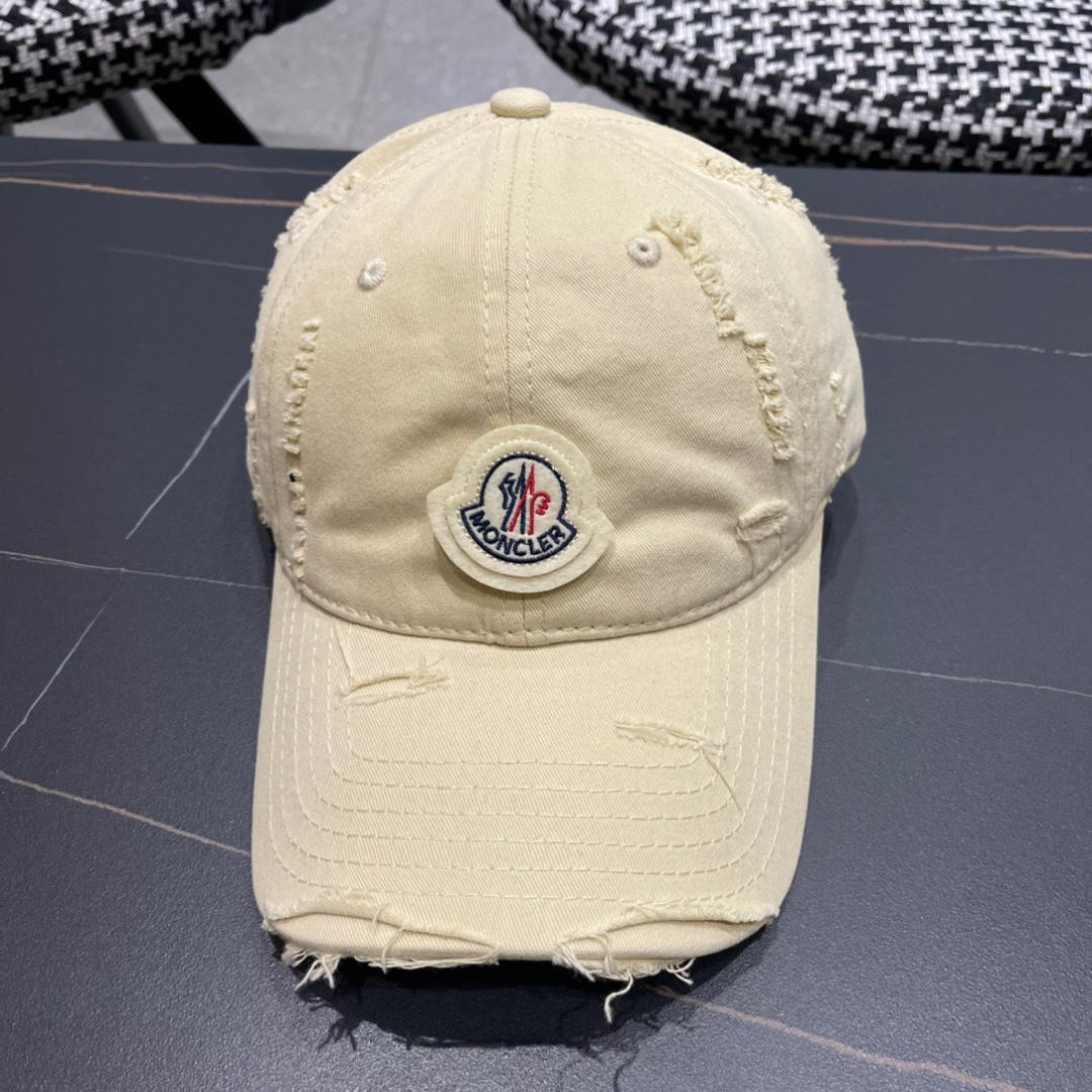 NO:346528,New spring and summer style with a covert MONCLER ripped baseball cap, young and fashionable people wear colors, super visual effect, good-looking and textured!  Hat Straw Hat Fisherman Hat Baseball Hat, Hats, Moncler, espadrilles, hats春夏新款 蒙口MONCLER破洞棒球帽,年轻时尚潮人穿搭色系,视觉效果超强,好看有质感！帽子草帽渔夫帽棒球帽,帽子,Moncler,espadrilles,hats,hat