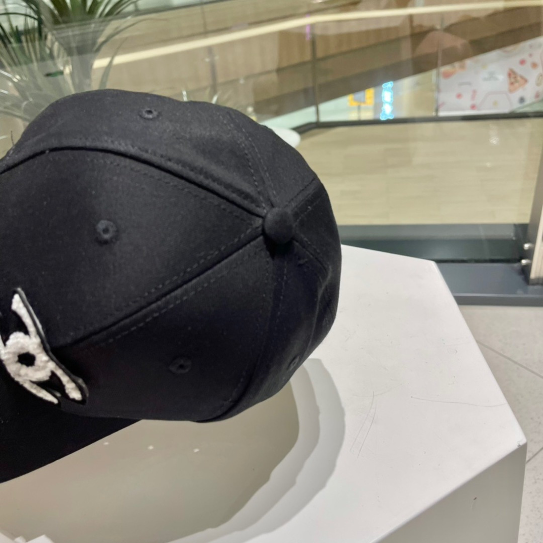   Chanel香奈儿新款鸭舌帽，高品质棒球帽，黑 白米三色，头围57cm左右