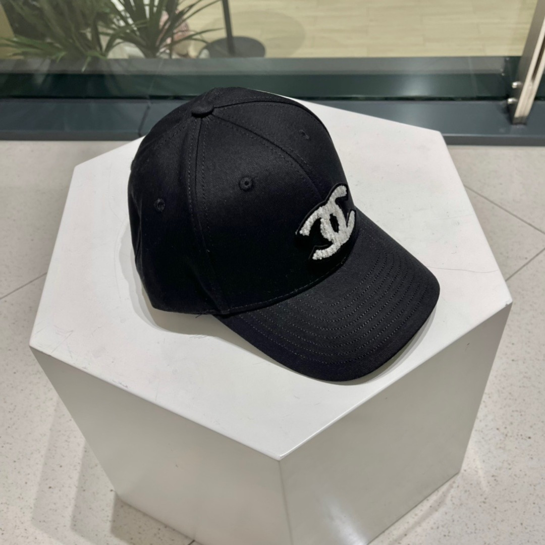   Chanel香奈儿新款鸭舌帽，高品质棒球帽，黑 白米三色，头围57cm左右