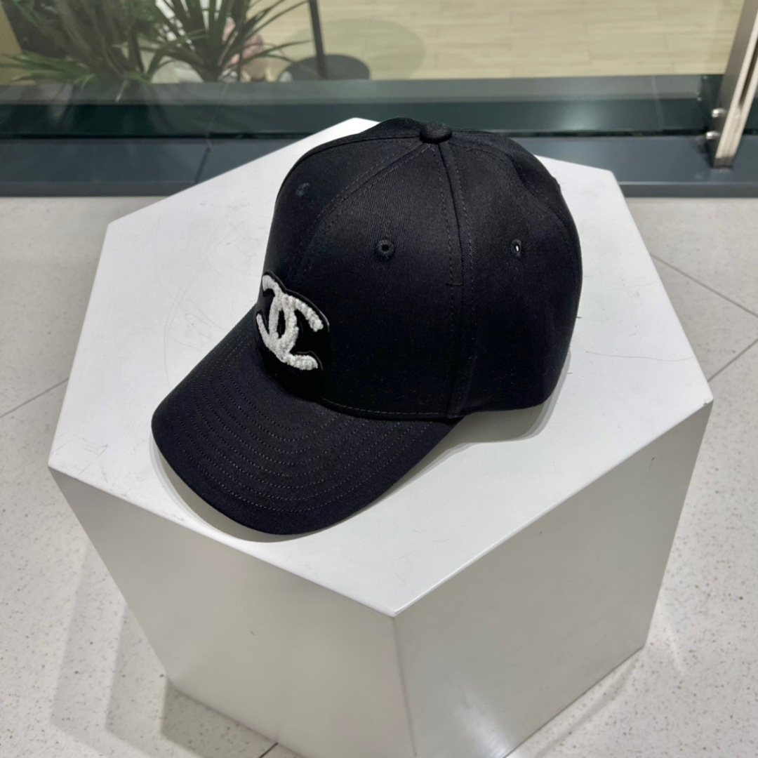   Chanel香奈儿新款鸭舌帽，高品质棒球帽，黑 白米三色，头围57cm左右