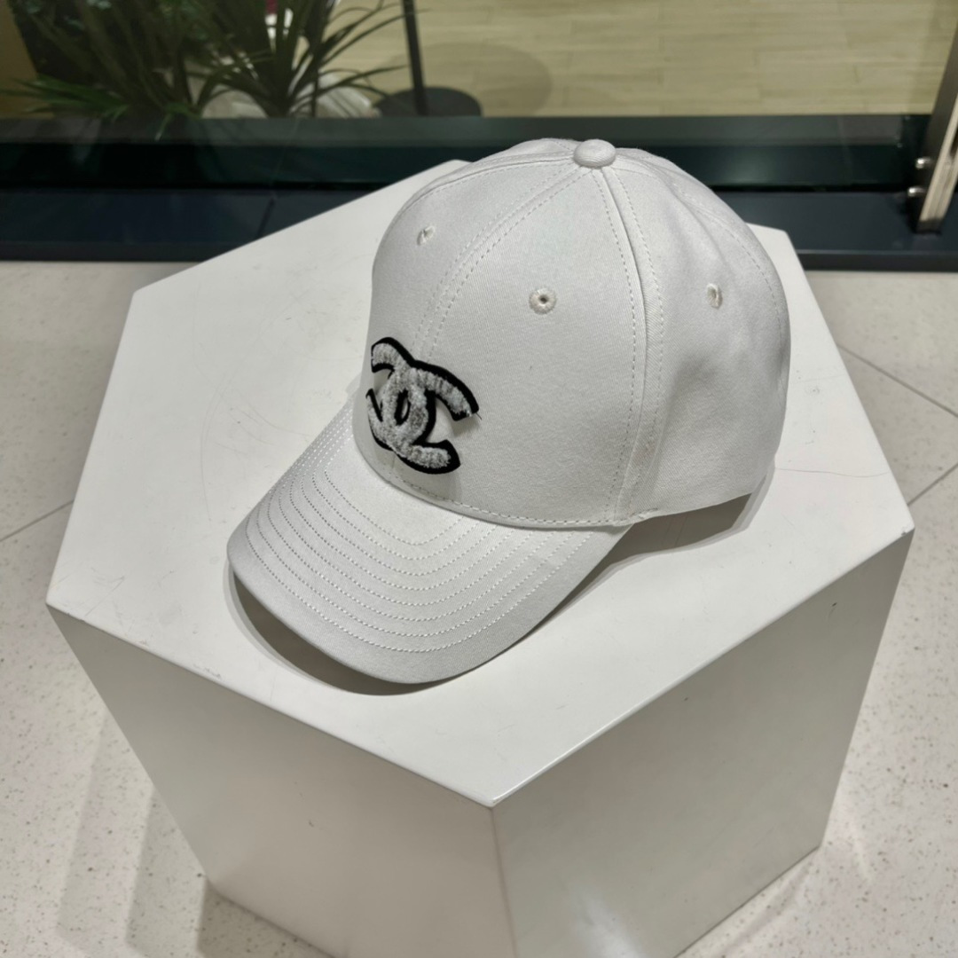   Chanel香奈儿新款鸭舌帽，高品质棒球帽，黑 白米三色，头围57cm左右
