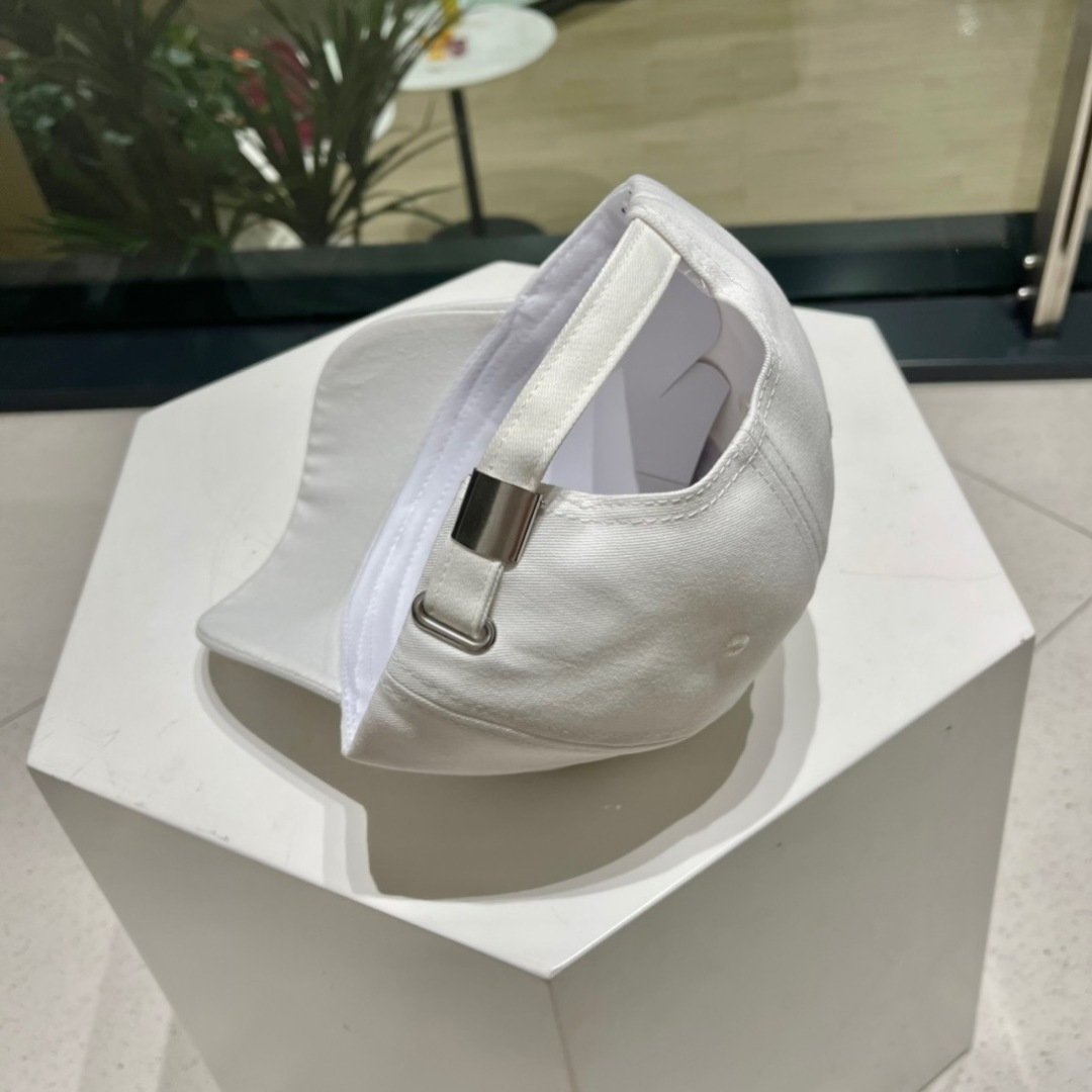   Chanel香奈儿新款鸭舌帽，高品质棒球帽，黑 白米三色，头围57cm左右