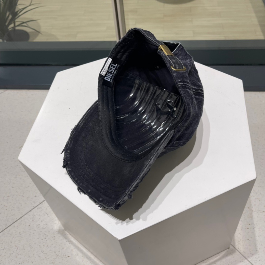  Diesel 迪赛破洞 棒球帽🧢 🔥2093春夏款棒球帽🧢，出街必备超好搭配，高品质 内标齐全，赶紧入