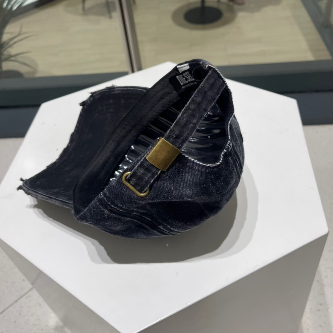  Diesel 迪赛破洞 棒球帽🧢 🔥2093春夏款棒球帽🧢，出街必备超好搭配，高品质 内标齐全，赶紧入