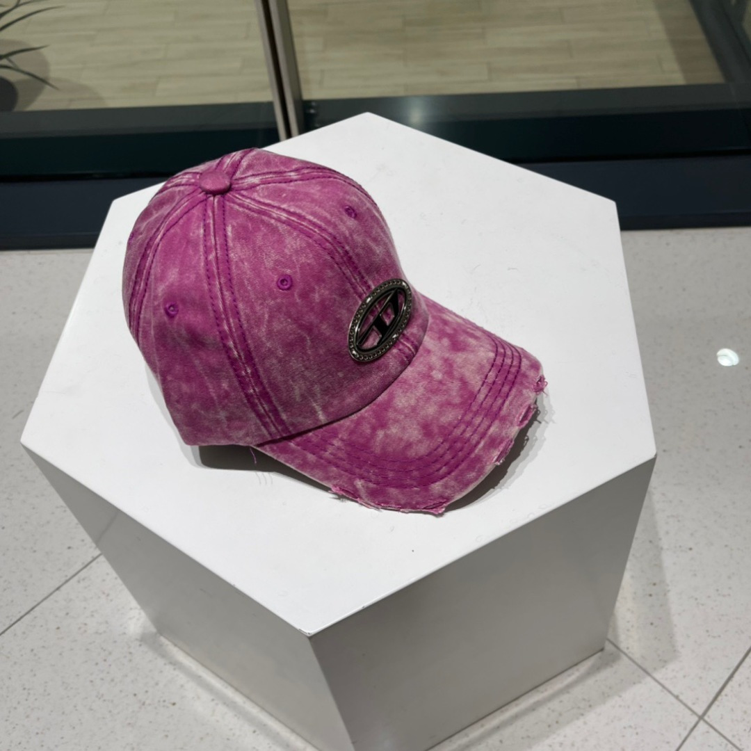  Diesel 迪赛破洞 棒球帽🧢 🔥2093春夏款棒球帽🧢，出街必备超好搭配，高品质 内标齐全，赶紧入
