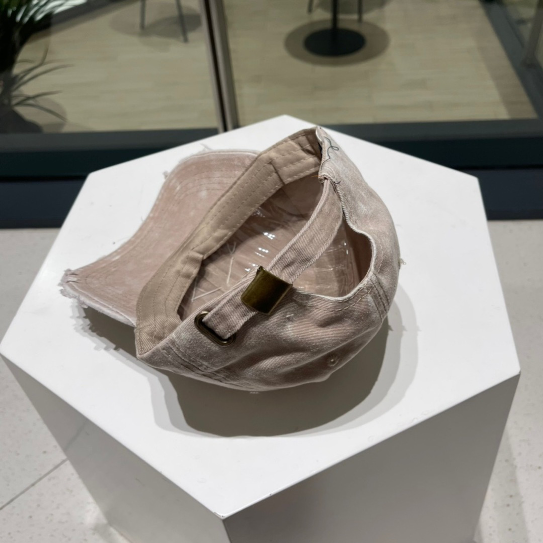  Diesel 迪赛破洞 棒球帽🧢 🔥2093春夏款棒球帽🧢，出街必备超好搭配，高品质 内标齐全，赶紧入