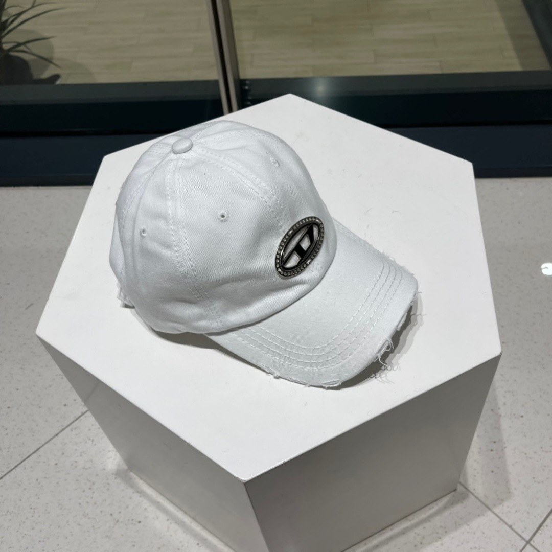  Diesel 迪赛破洞 棒球帽🧢 🔥2093春夏款棒球帽🧢，出街必备超好搭配，高品质 内标齐全，赶紧入