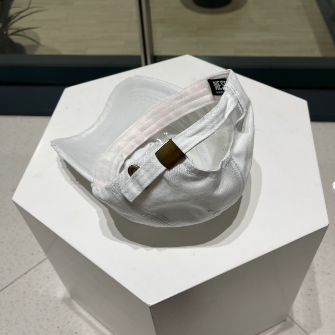  Diesel 迪赛破洞 棒球帽🧢 🔥2093春夏款棒球帽🧢，出街必备超好搭配，高品质 内标齐全，赶紧入