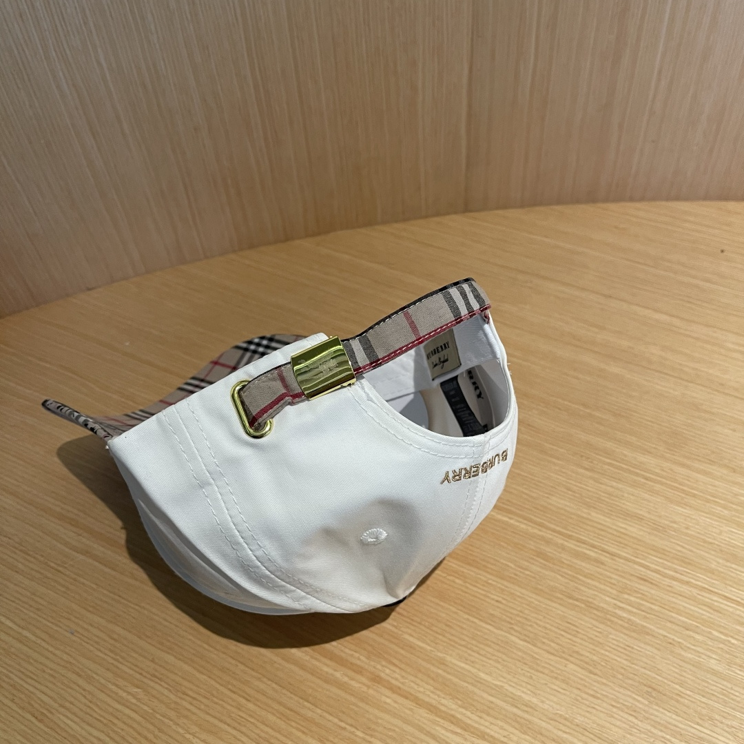  Burberry（巴宝莉）专柜爆款原单棒球帽，11开模订制，立体刺绣，精致无暇！100%纯棉面料，原厂