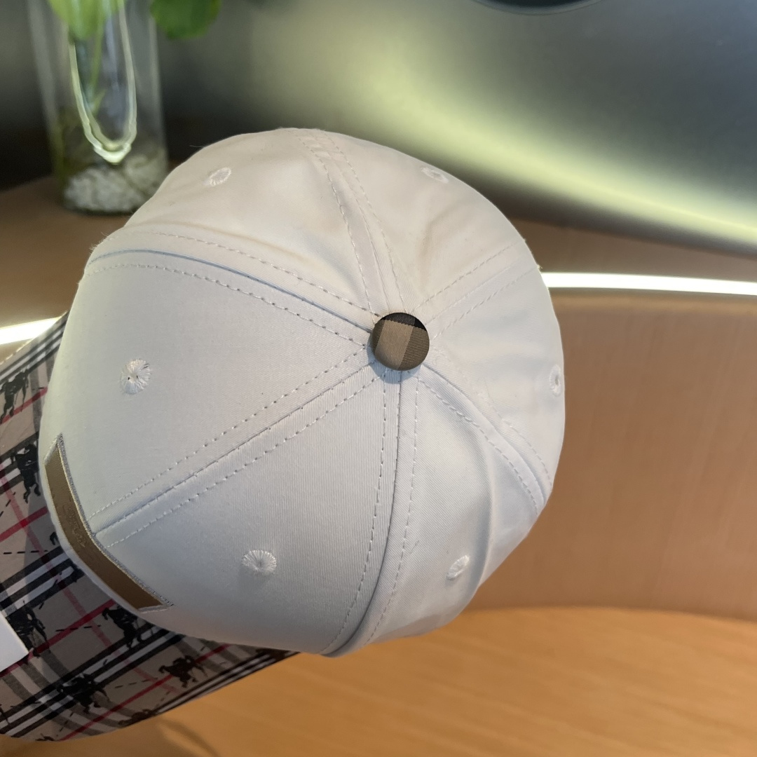  Burberry（巴宝莉）专柜爆款原单棒球帽，11开模订制，立体刺绣，精致无暇！100%纯棉面料，原厂
