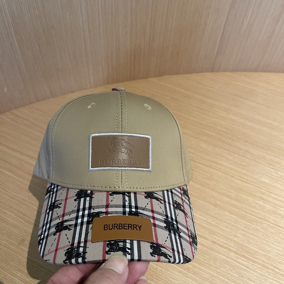  Burberry（巴宝莉）专柜爆款原单棒球帽，11开模订制，立体刺绣，精致无暇！100%纯棉面料，原厂