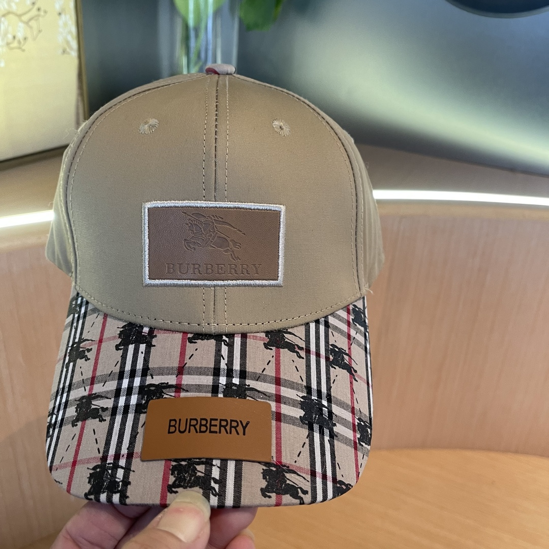 Burberry（巴宝莉）专柜爆款原单棒球帽，11开模订制，立体刺绣，精致无暇！100%纯棉面料，原厂
