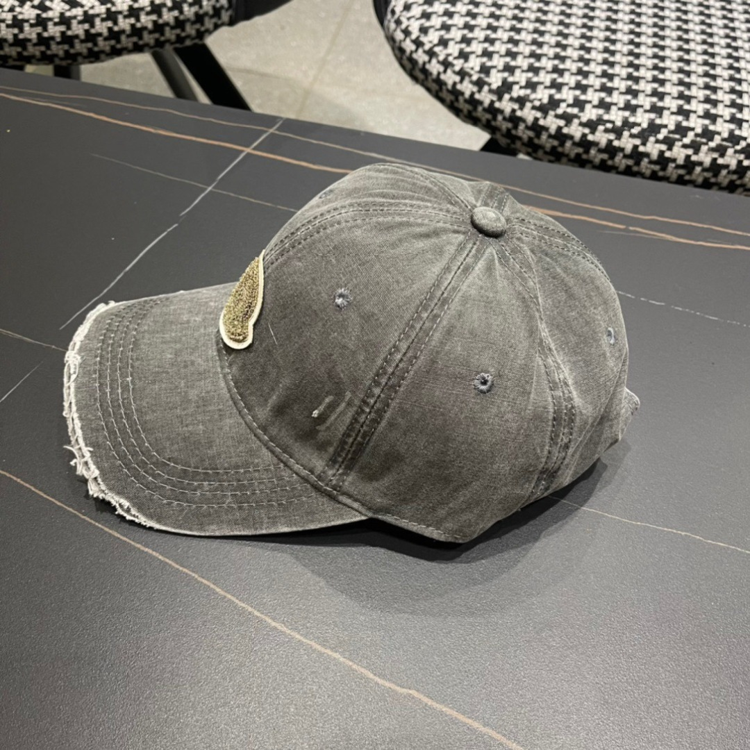  MONCLER 蒙口 春季棒球帽 轻薄进口料子四季都通用👍 特调的帽型就是又挺拔 又显脸小 闭眼入阿铁