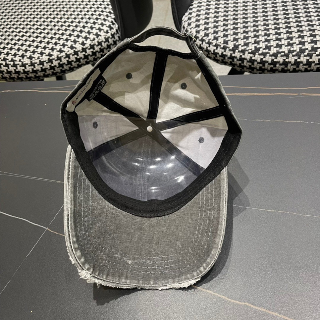  MONCLER 蒙口 春季棒球帽 轻薄进口料子四季都通用👍 特调的帽型就是又挺拔 又显脸小 闭眼入阿铁
